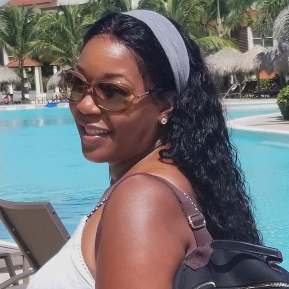 Meet your Posher, Yolanda